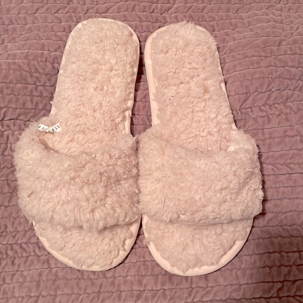 Womens Pottery Barn slippers